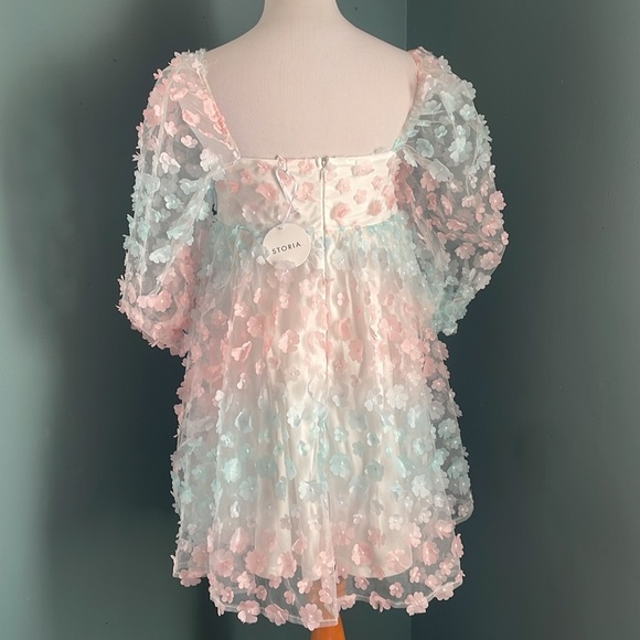 Storia Chic Sheer Floral baby doll Dress with Puff Sleeves - Picture 6 of 11